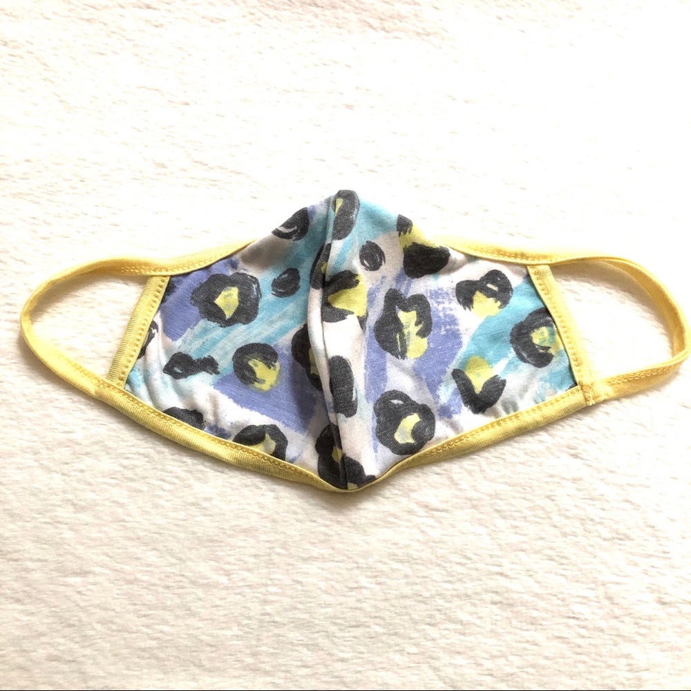❤️ 5 for $15 Abstract Design Yellow Trim Face Mask - Picture 3 of 7